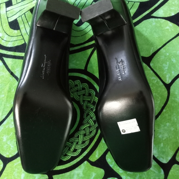SOLD!!! Vintage 1990s Salvador Ferragamosshoes - Picture 9 of 12